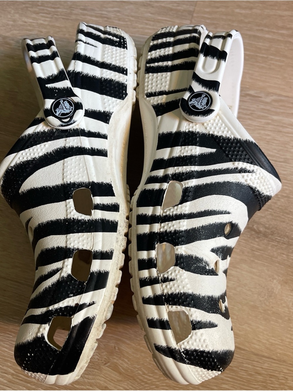 CROCS Black and White Zebra Stripe Animal Print Slip on Clogs Women’s 8 Men’s 6 - Picture 3 of 8